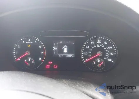 2017 Kia Sorento Lx/L z USA, uszkodzony, nr VIN 5XYPGDA54HG213387